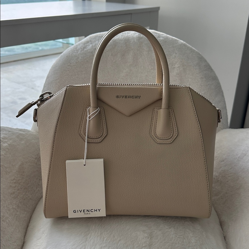 Givenchy Small Antigona Bag, Grained Leather